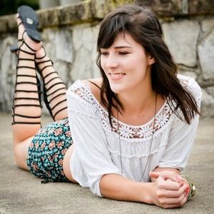 Meet your Posher, Melissa